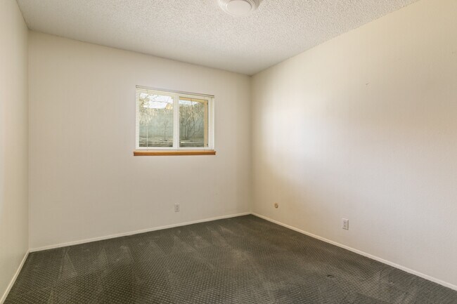 Building Photo - 1612 Pablo Ct NE