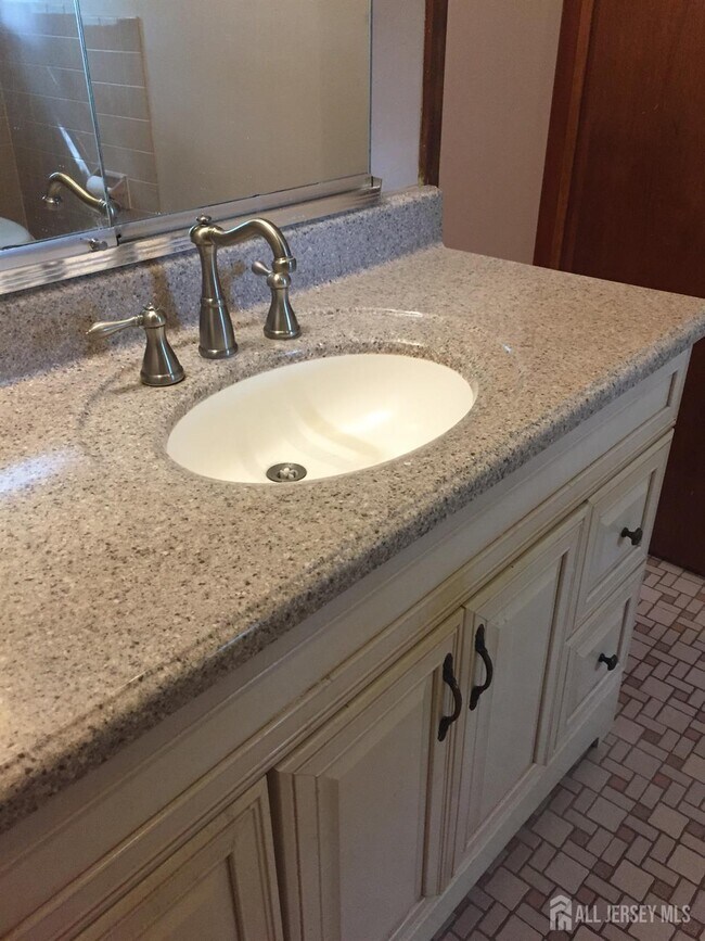 Building Photo - 17 Jill Ct