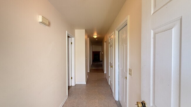 Building Photo - 1135 Spearhead Dr