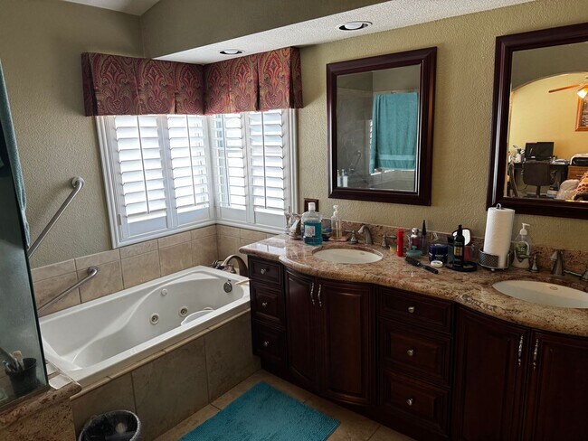 Building Photo - Desert Shores Living. Cul-De-Sac. Downstairs Bed