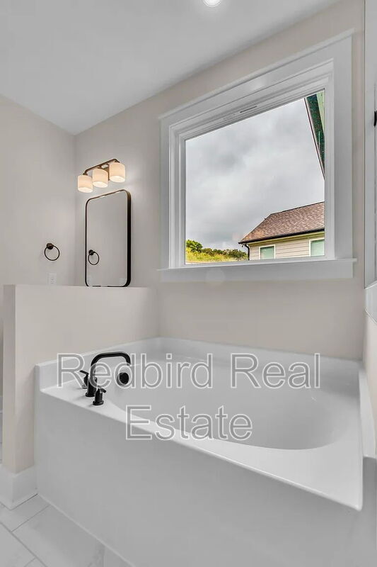 Building Photo - 911 Heatherfield Ln