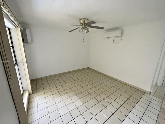 Building Photo - 1600 S Le Jeune Rd