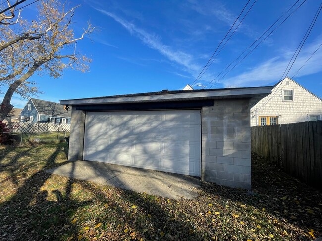 Building Photo - 3BD/2BA Single Family Home For Rent