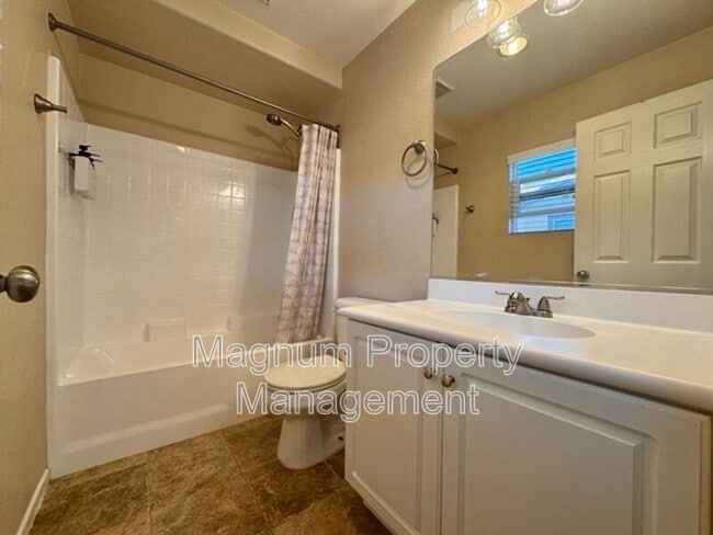 Building Photo - 41685 Woodridge Ave