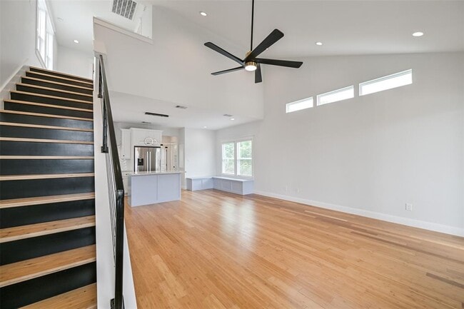 Building Photo - 1207 32nd St