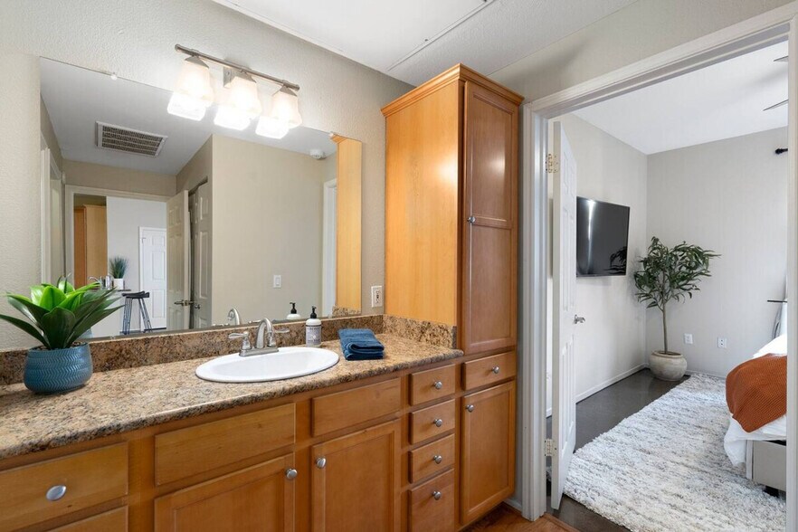 Building Photo - 7009 E Acoma Dr