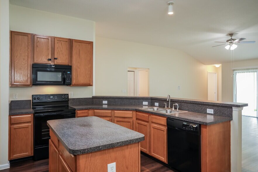Building Photo - 3460 Live Oak Hollow Dr