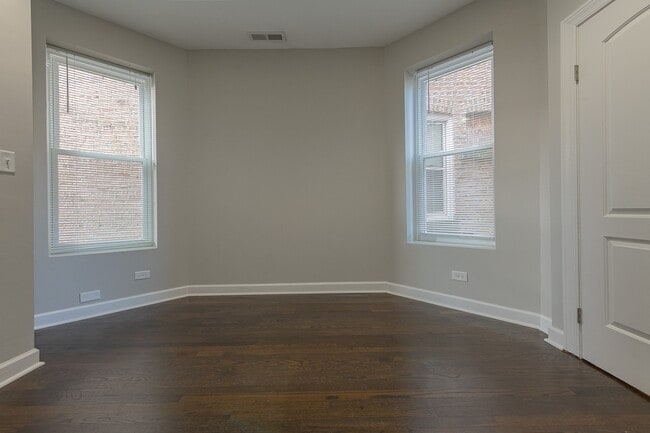 Building Photo - 4934 N Albany Ave
