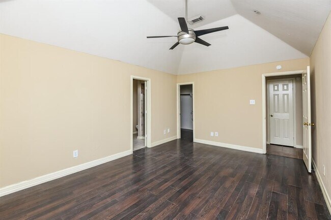 Building Photo - 18626 Droitwich Dr