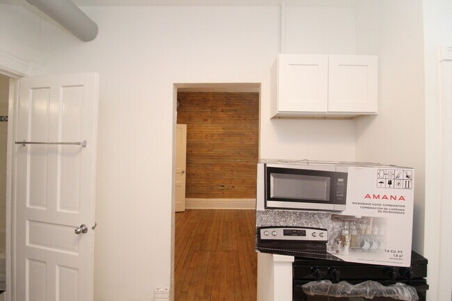 Building Photo - 1362 N Bosworth Ave