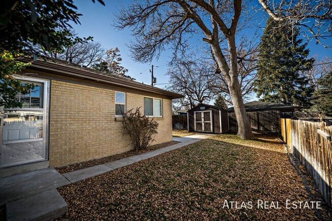 Building Photo - NEWLY RENOVATED - Beautiful 2bed, 1bath in...