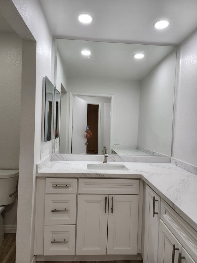 Building Photo - 4054 Nobel Dr