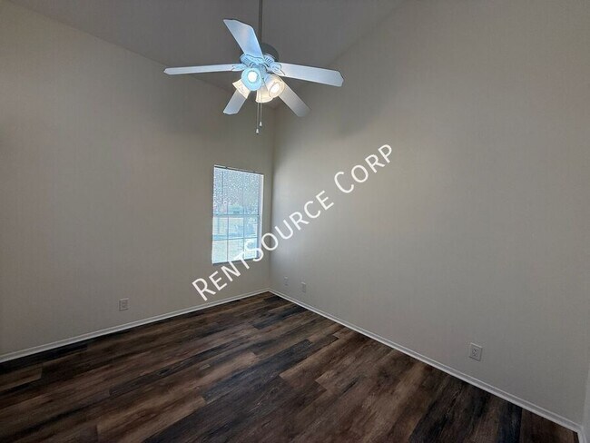 Building Photo - 38758 Almador Ct