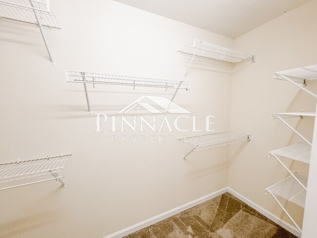Building Photo - 106 Colonnade St