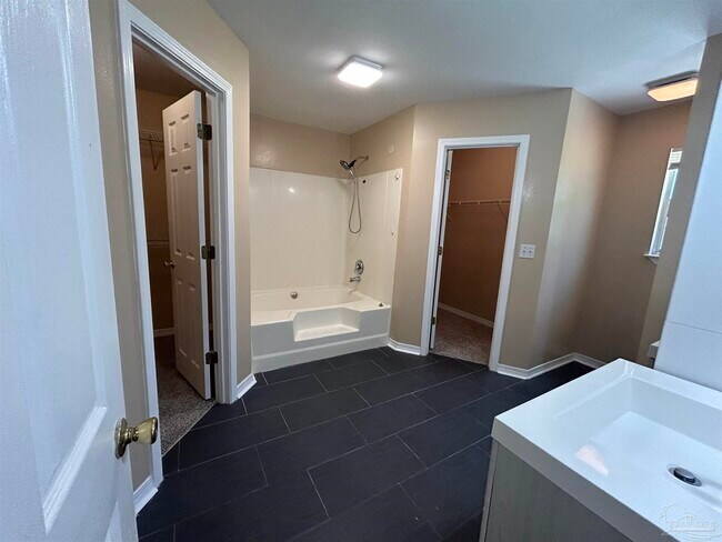 Building Photo - 1454 Little Creek Dr