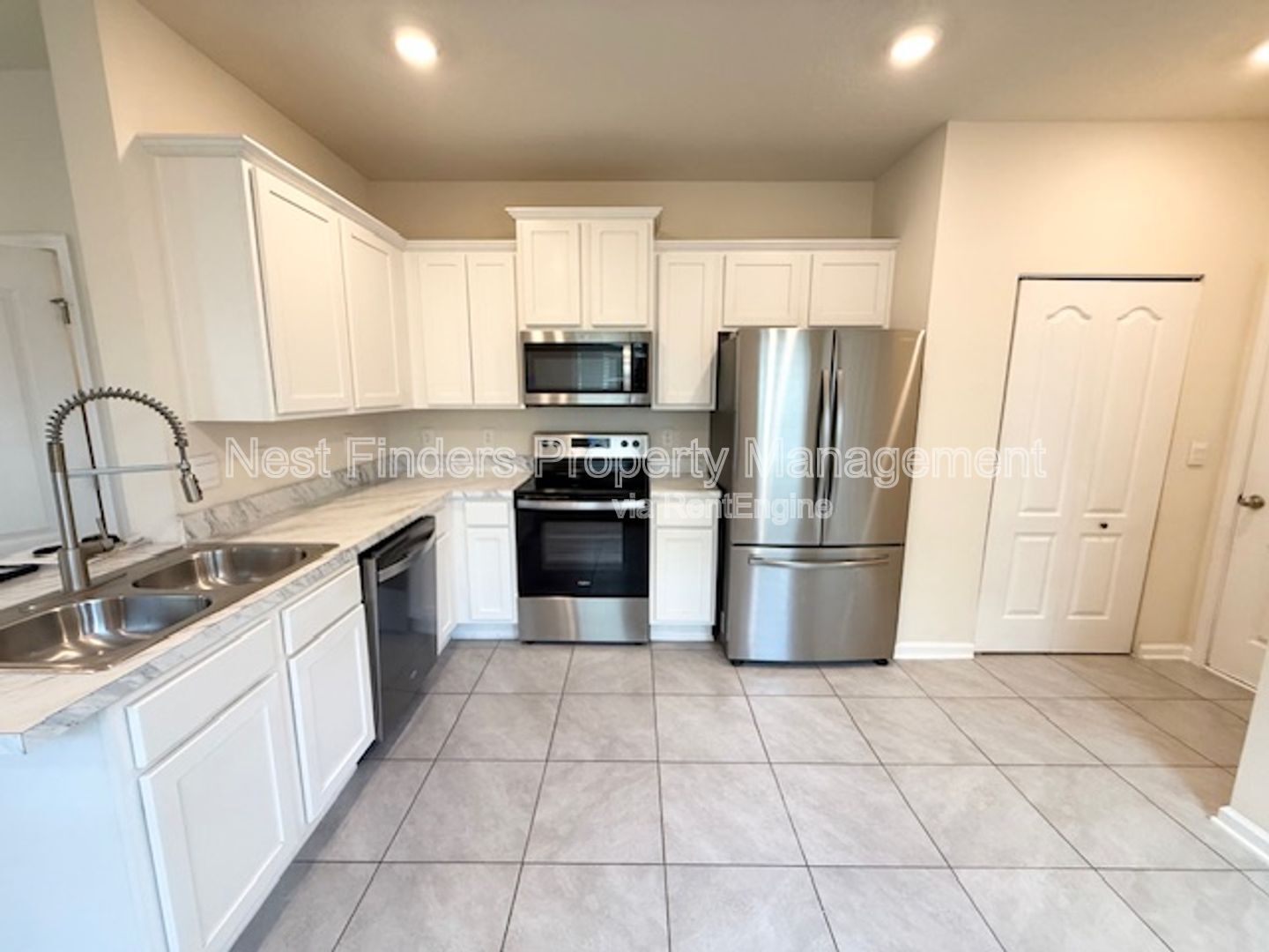 Building Photo - 7623 Legacy Trl