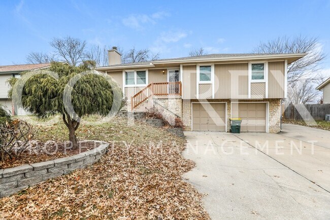 Primary Photo - 3 Bdrm, 2.5 Bath move in ready in Lee's Su...