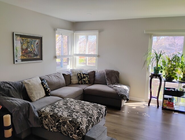 Building Photo - 3061 Pheasant Creek Dr