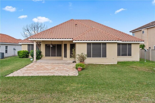 Building Photo - 27 Los Lagos Dr