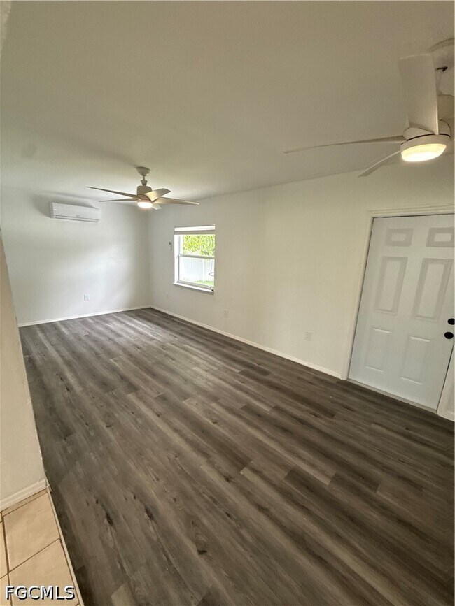 Building Photo - 233 SW 43rd St