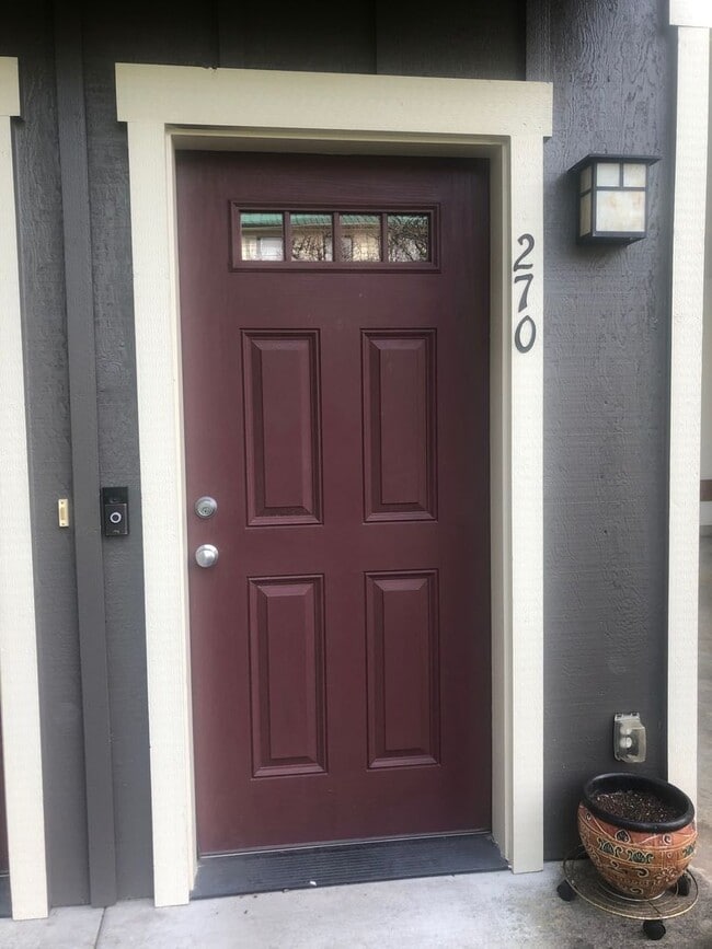 Building Photo - Winslow Tree House