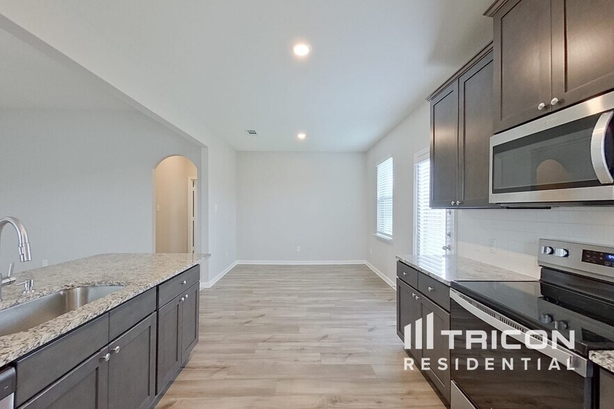 Building Photo - 1603 Cotton Blossom Ln