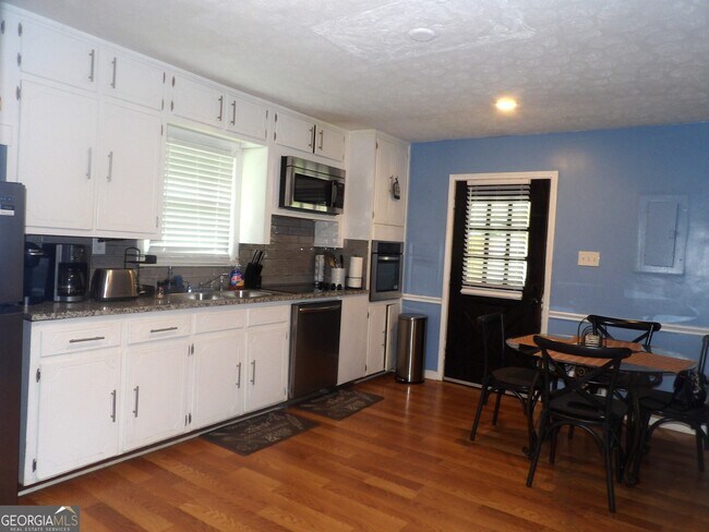 Building Photo - 335 Bay Creek Rd