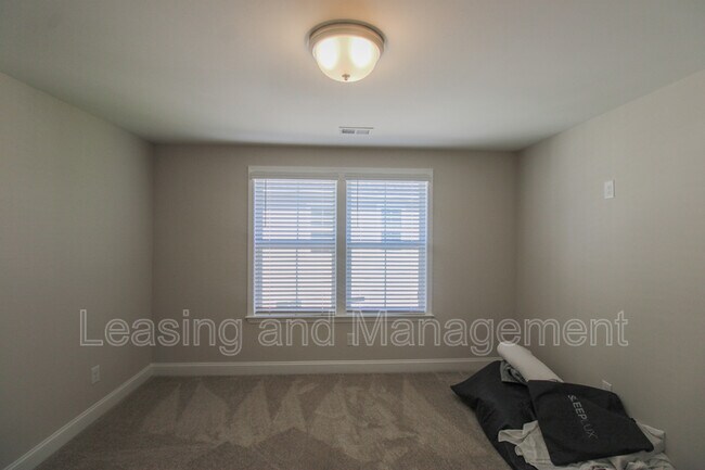 Building Photo - 448 Bluegill Ln