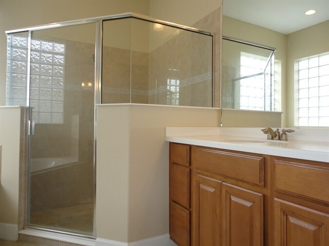 Building Photo - 5750 Rusack Dr