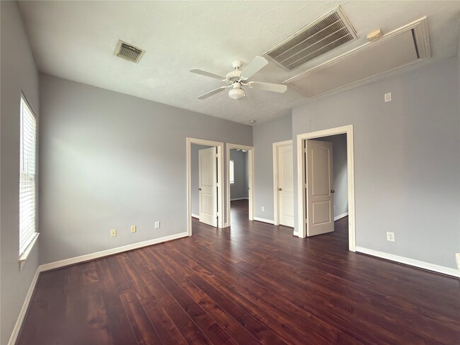 Building Photo - 10906 Panther Ct