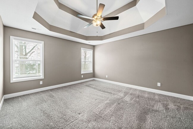 Building Photo - Pet Friendly Three Bedroom with Bonus!