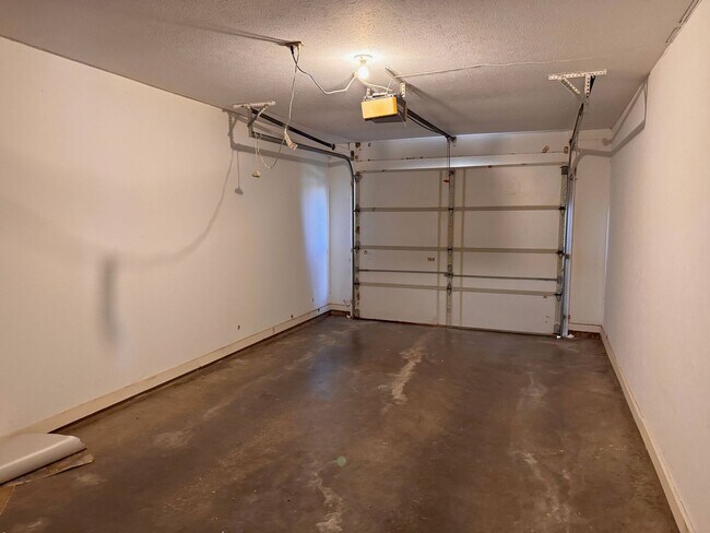 Building Photo - Unique 1 Bed 1 Bath In The Country!