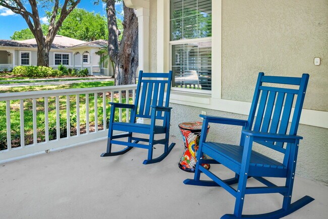 Building Photo - 2011 Villa Sites Dr