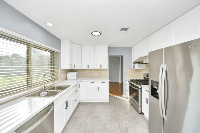 Building Photo - 3007 Cotter Lake Cir