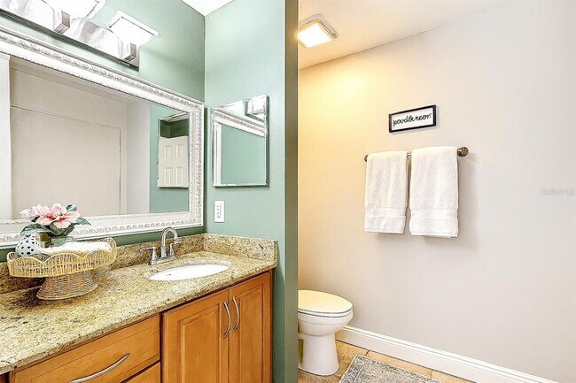 Building Photo - 341 W Hornbeam Dr