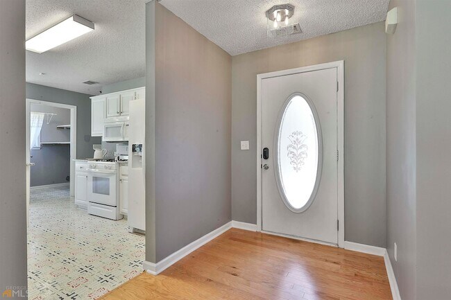 Building Photo - 100 Riverside Walk