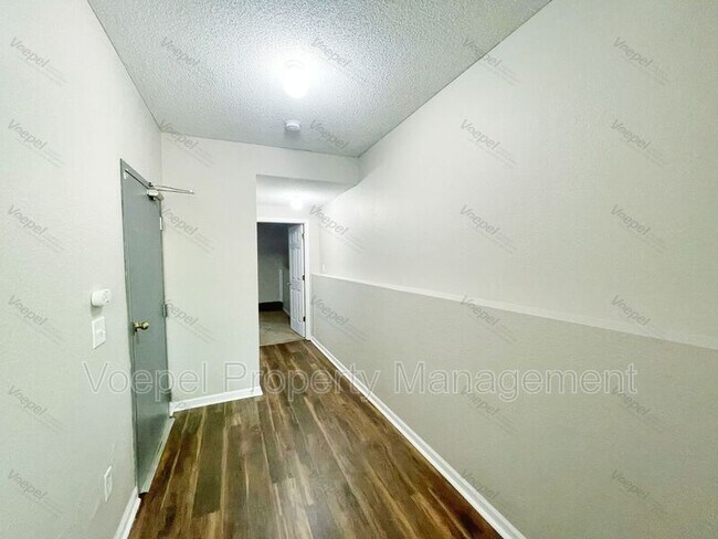 Building Photo - 5644 N Anita Ave