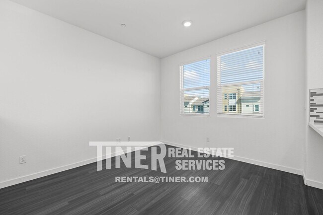 Building Photo - 4152 Rotor Ln