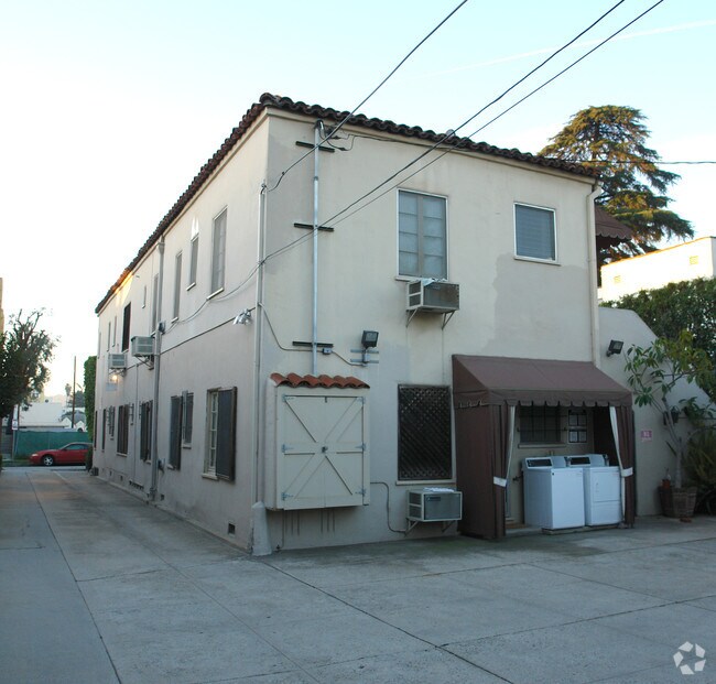 Building Photo - 11141-11143 1/2 Hesby St