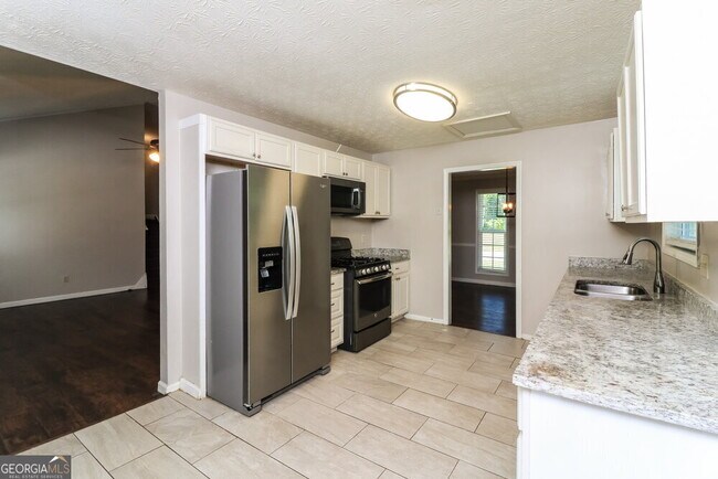 Building Photo - 2408 Chauncey Ln