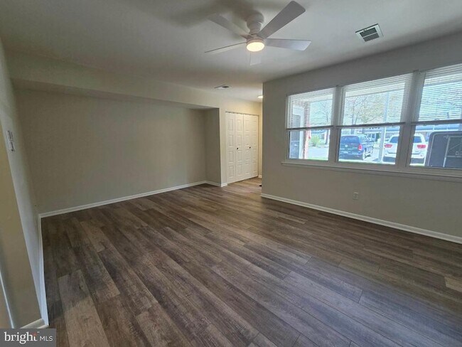 Building Photo - 159 Forsythia Ct