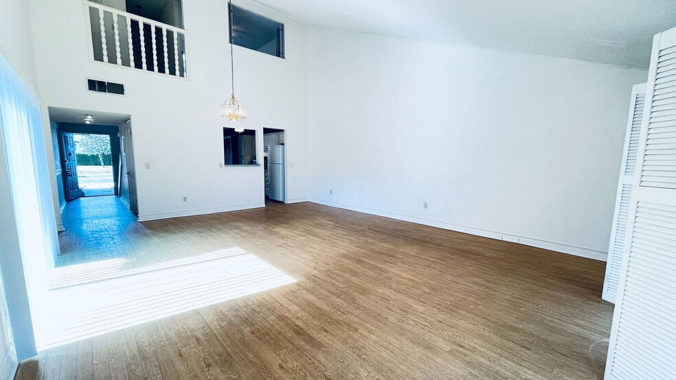 Building Photo - 600 Northern Way