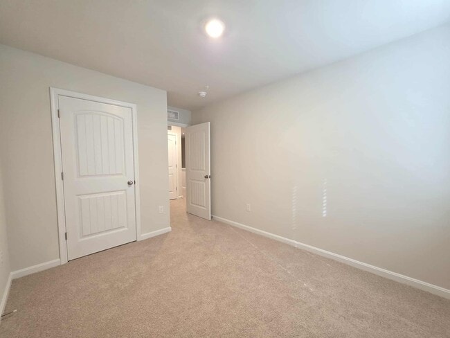 Building Photo - 1424 Sugarplum Ln