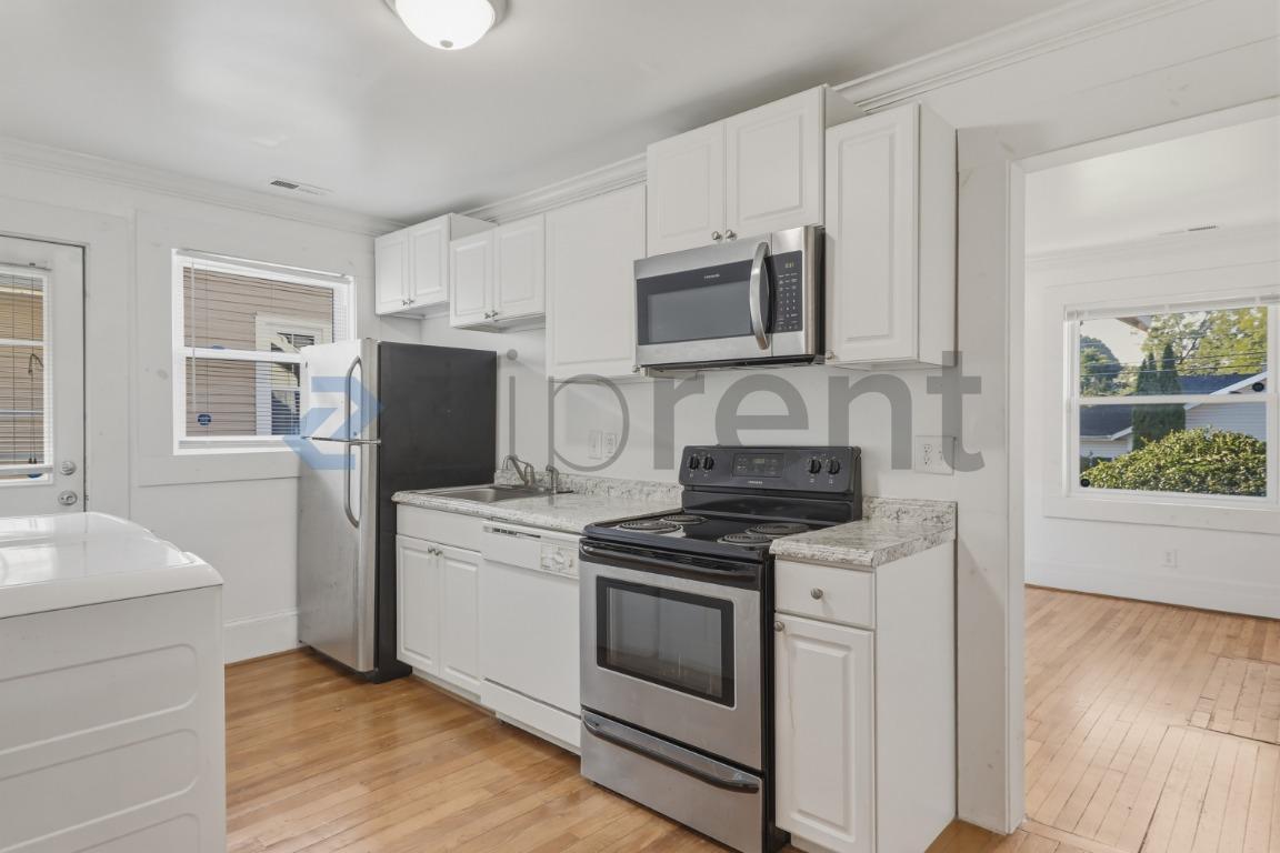 Building Photo - Unit Apt B