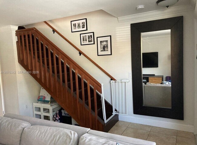 Building Photo - 10093 SW 77th Ct