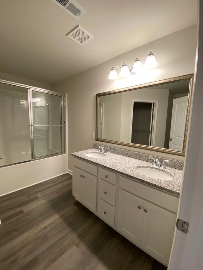Building Photo - Brand New Beautiful 3 Bedroom 2.5 Bathroom