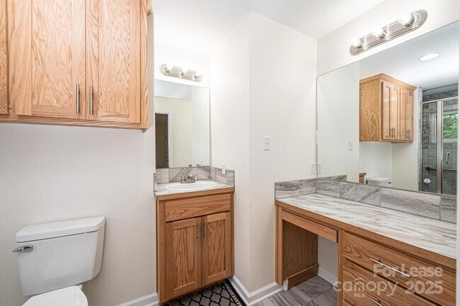 Building Photo - 975 22nd St Pl NE