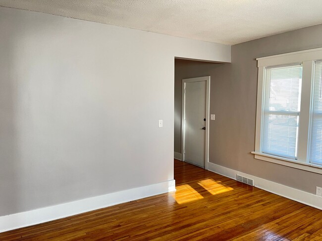 Building Photo - Florence/Minne Lusa 4 bed 2 bath house 160...