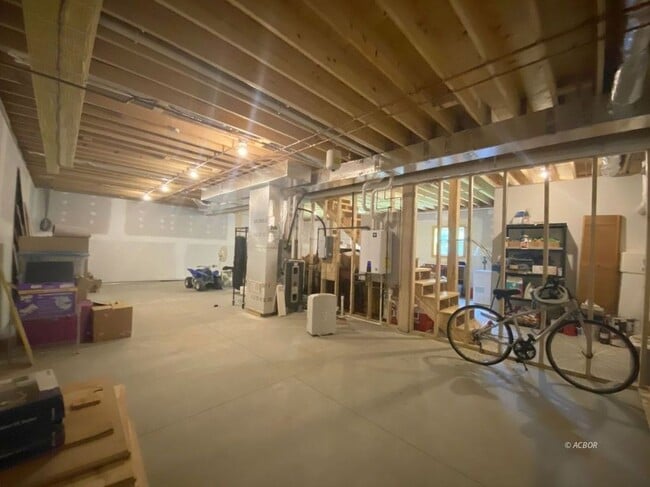 Building Photo - 6749 Kramer Ln