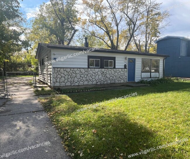 Building Photo - 3 Bedrooms | 1 Bathroom – Single-Family Home - Your Next Home!